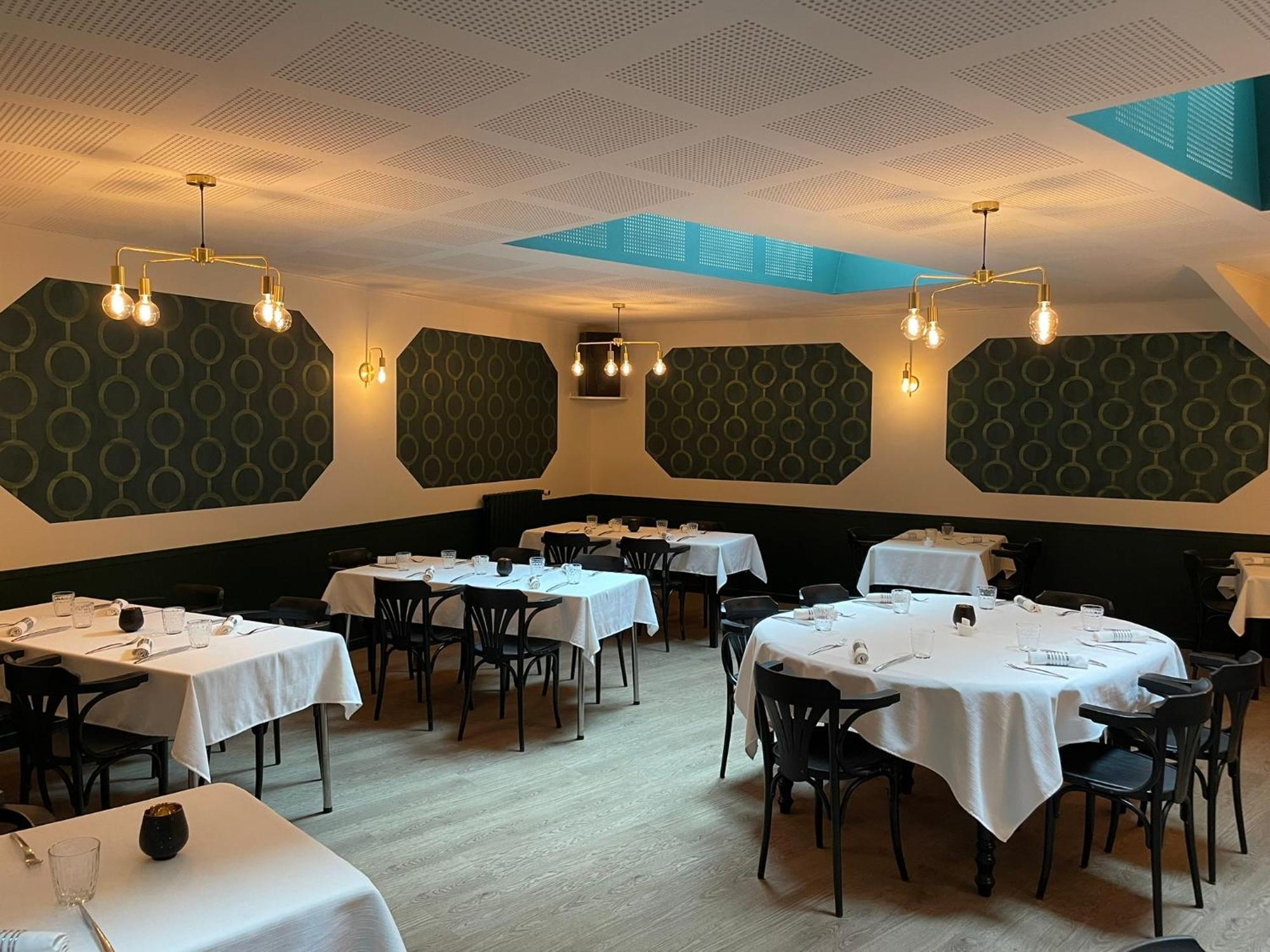 Restaurant Hotel Logis Chez Sophie Briouze Exterior photo